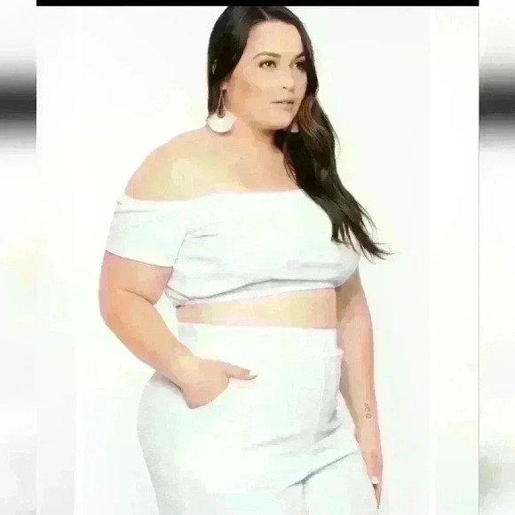PLUS SIZE ANDREA CROP TOP AND FLARE PANTS SET -  WHITE SIZE 2X NWOT - Picture 3 of 12